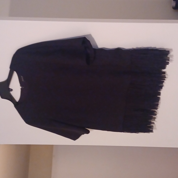 Fun fringe bottom blouse - Picture 3 of 6